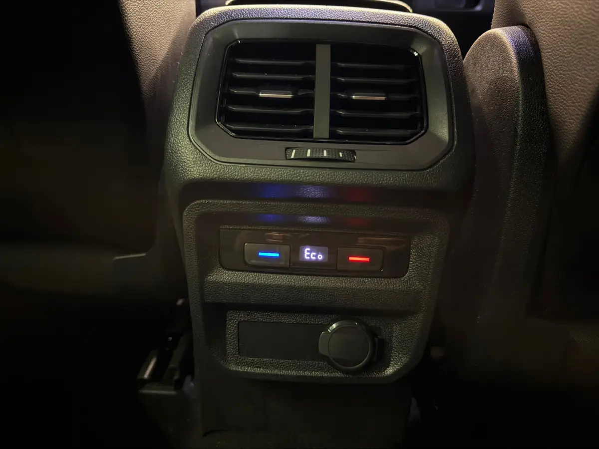 1.4 TSI eHybrid R-Line Business+