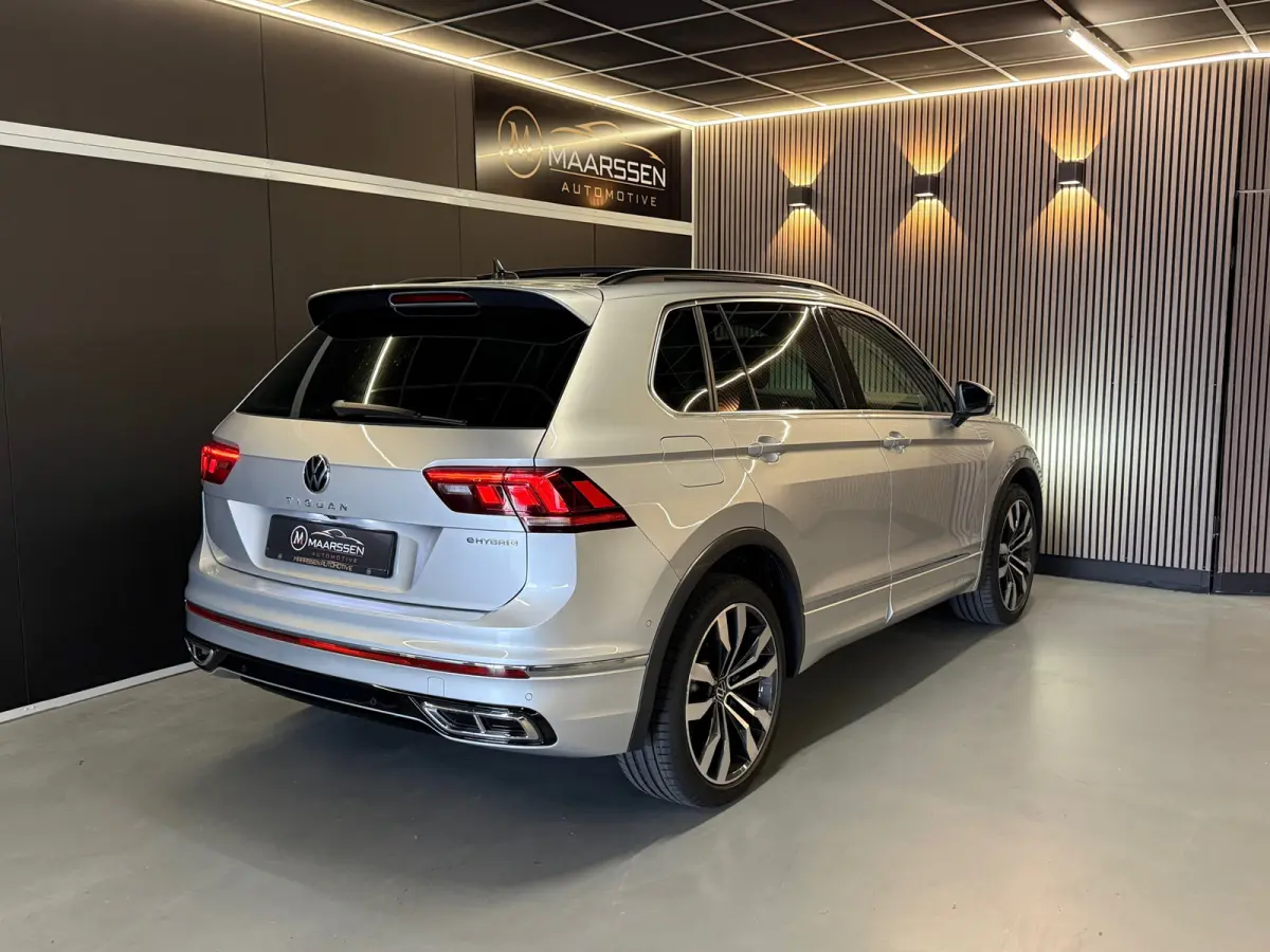 1.4 TSI eHybrid R-Line Business+