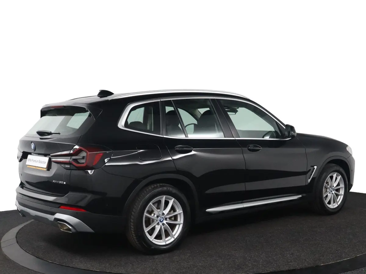 xDrive30e | SOH 91% | Stoelverwarming | Achteruitrijcamera | Sportstoelen