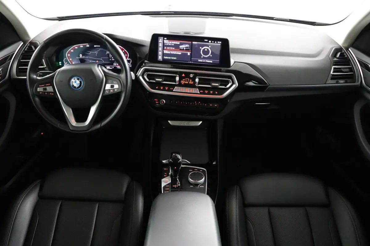 xDrive30e | SOH 91% | Stoelverwarming | Achteruitrijcamera | Sportstoelen