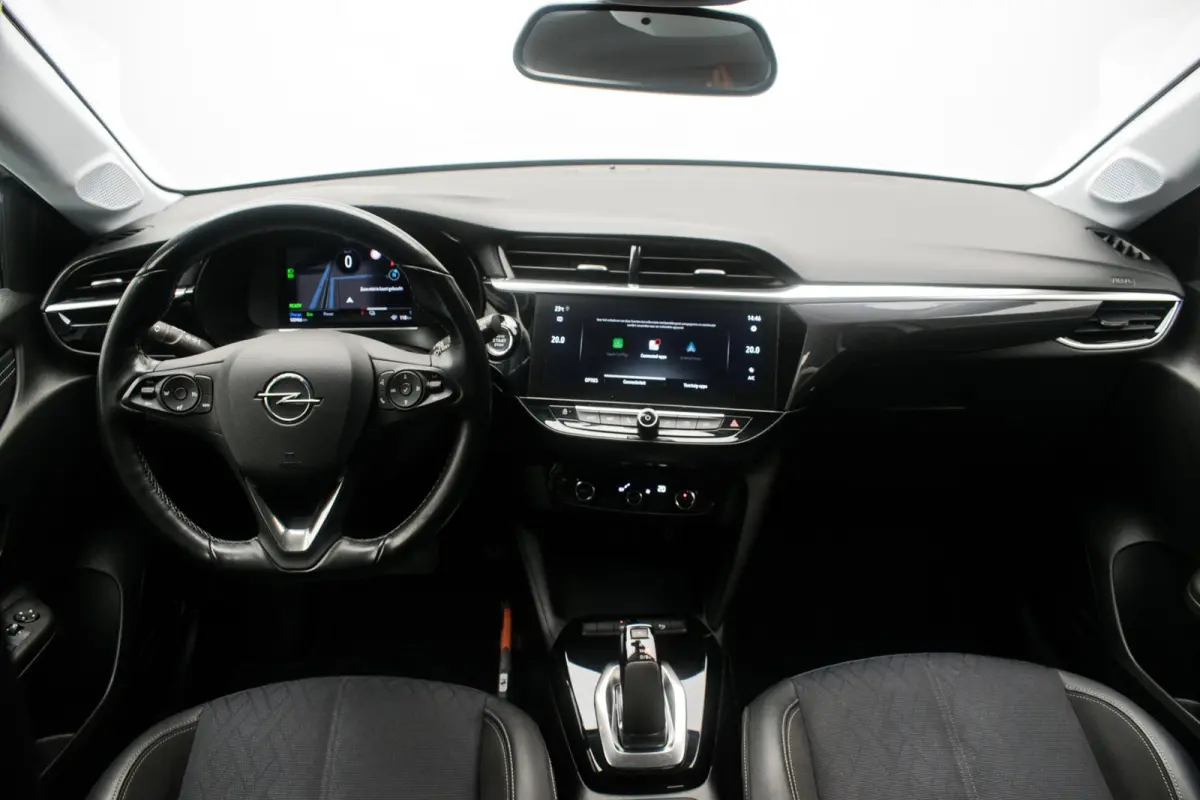 Elegance Sport 50 kWh NL-auto [ Camera Digital Dashboard LED Keyless Carplay Dodehoek-Detectie Parkeersensoren ]