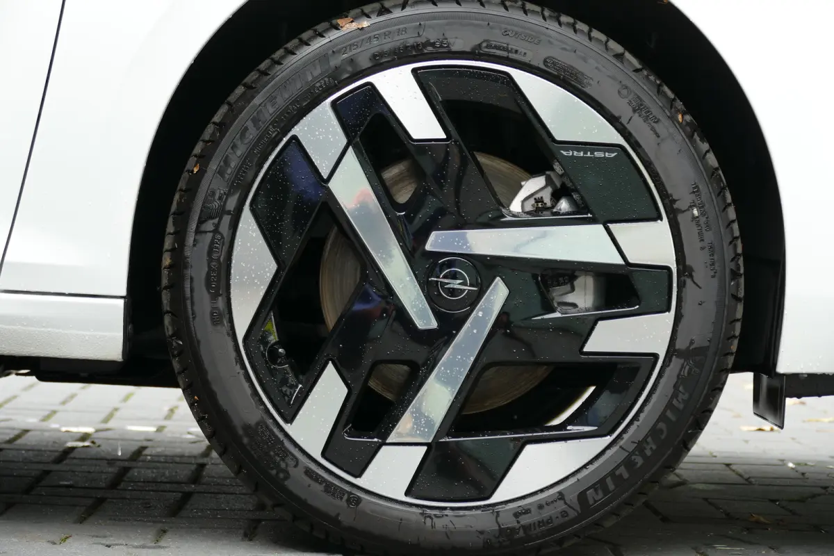 58KWH 156PK BUSINESS EDITION - ELECTRIC / CAMERA / STOEL-STUURVERWARMING / AGR / KEYLESS / FULL-LED / NAVI / CLIMA / PDC / BLUETOOTH / ADAPT. CRUISECONTROL / 1E EIGENAAR / SCHITTERENDE STAAT