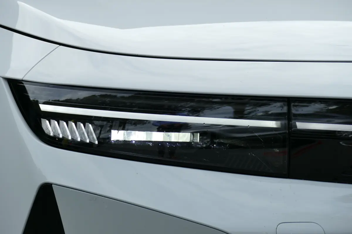 58KWH 156PK BUSINESS EDITION - ELECTRIC / CAMERA / STOEL-STUURVERWARMING / AGR / KEYLESS / FULL-LED / NAVI / CLIMA / PDC / BLUETOOTH / ADAPT. CRUISECONTROL / 1E EIGENAAR / SCHITTERENDE STAAT