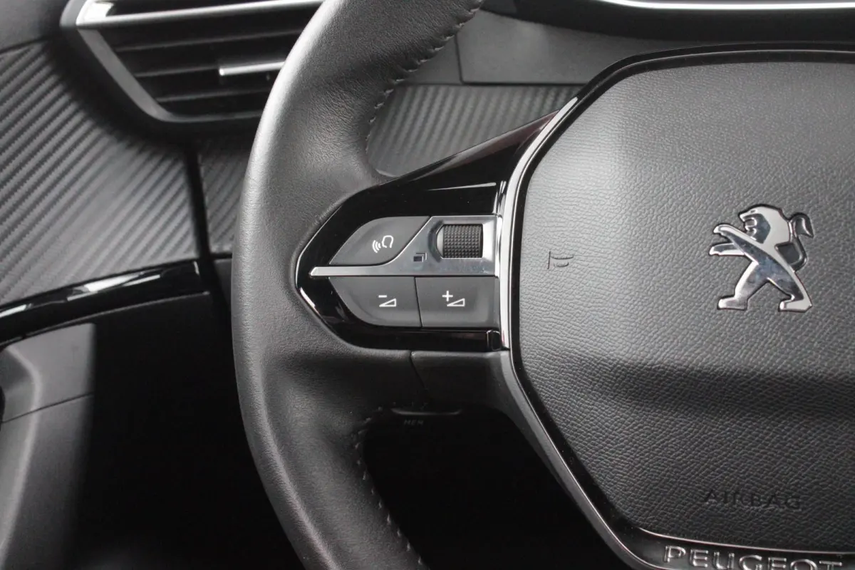 1.2 100PK ALLURE PACK | AFNEEMBARE TREKHAAK | NAVIGATIE | STOEL VERWARMING | ALL SEASON BANDEN | DAB+ RADIO | APPLE CARPLAY/ANDROID AUTO | CLIMATE CONTROL | ADAPTIVE CRUISE CONTROL | GRIPP C