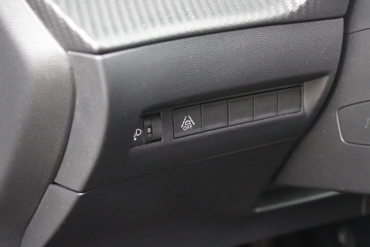 1.2 100PK ALLURE PACK | AFNEEMBARE TREKHAAK | NAVIGATIE | STOEL VERWARMING | ALL SEASON BANDEN | DAB+ RADIO | APPLE CARPLAY/ANDROID AUTO | CLIMATE CONTROL | ADAPTIVE CRUISE CONTROL | GRIPP C