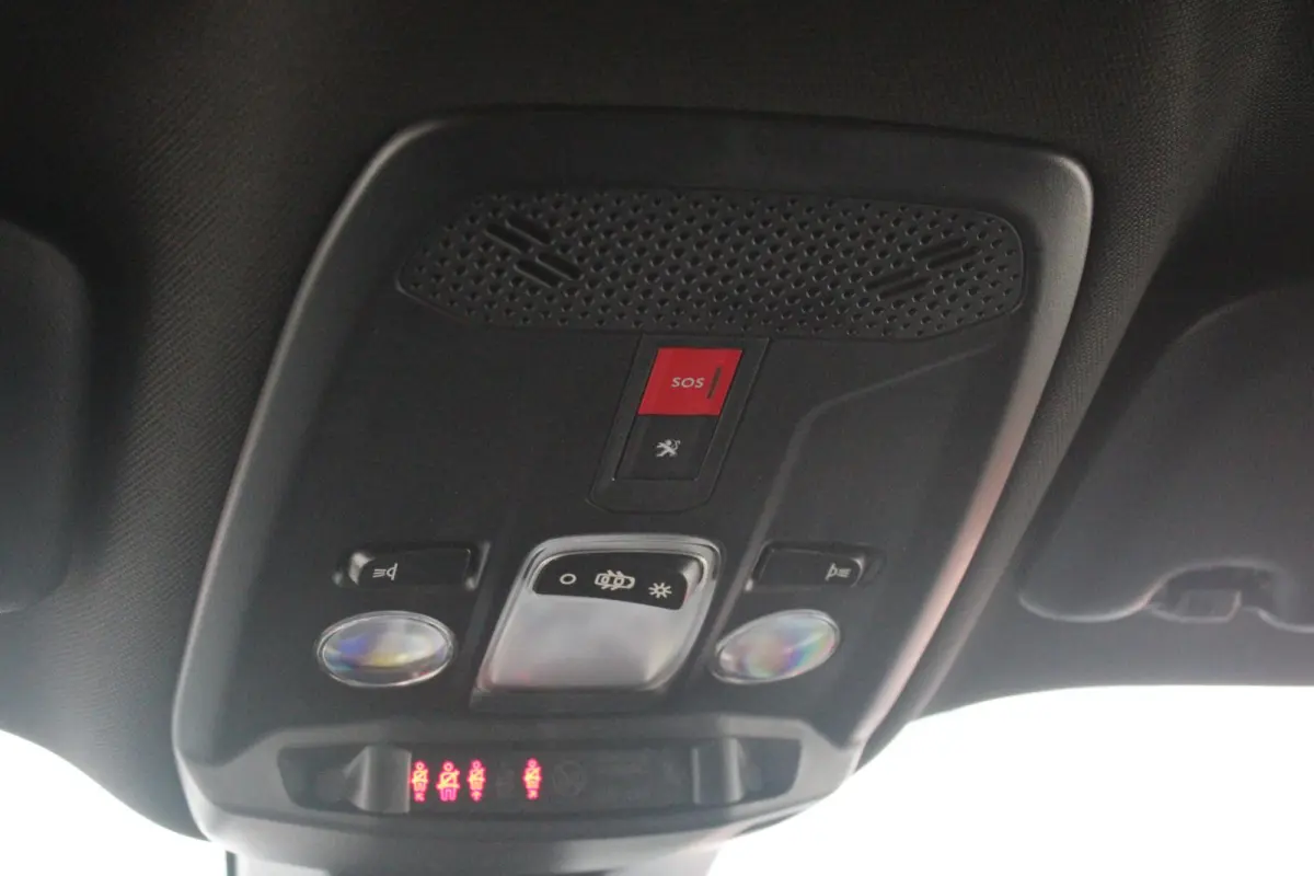 1.2 100PK ALLURE PACK | AFNEEMBARE TREKHAAK | NAVIGATIE | STOEL VERWARMING | ALL SEASON BANDEN | DAB+ RADIO | APPLE CARPLAY/ANDROID AUTO | CLIMATE CONTROL | ADAPTIVE CRUISE CONTROL | GRIPP C