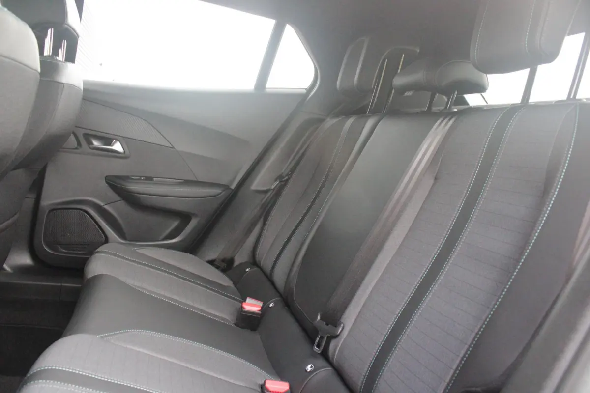 1.2 100PK ALLURE PACK | AFNEEMBARE TREKHAAK | NAVIGATIE | STOEL VERWARMING | ALL SEASON BANDEN | DAB+ RADIO | APPLE CARPLAY/ANDROID AUTO | CLIMATE CONTROL | ADAPTIVE CRUISE CONTROL | GRIPP C