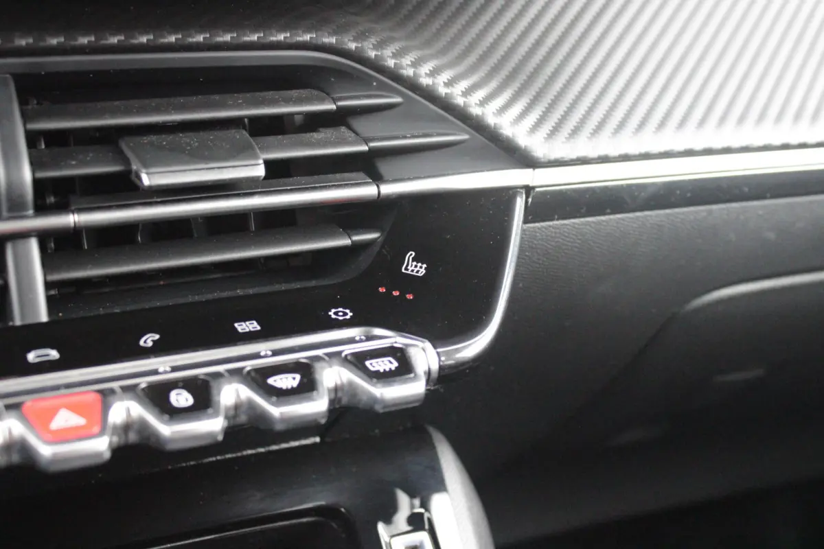 1.2 100PK ALLURE PACK | AFNEEMBARE TREKHAAK | NAVIGATIE | STOEL VERWARMING | ALL SEASON BANDEN | DAB+ RADIO | APPLE CARPLAY/ANDROID AUTO | CLIMATE CONTROL | ADAPTIVE CRUISE CONTROL | GRIPP C