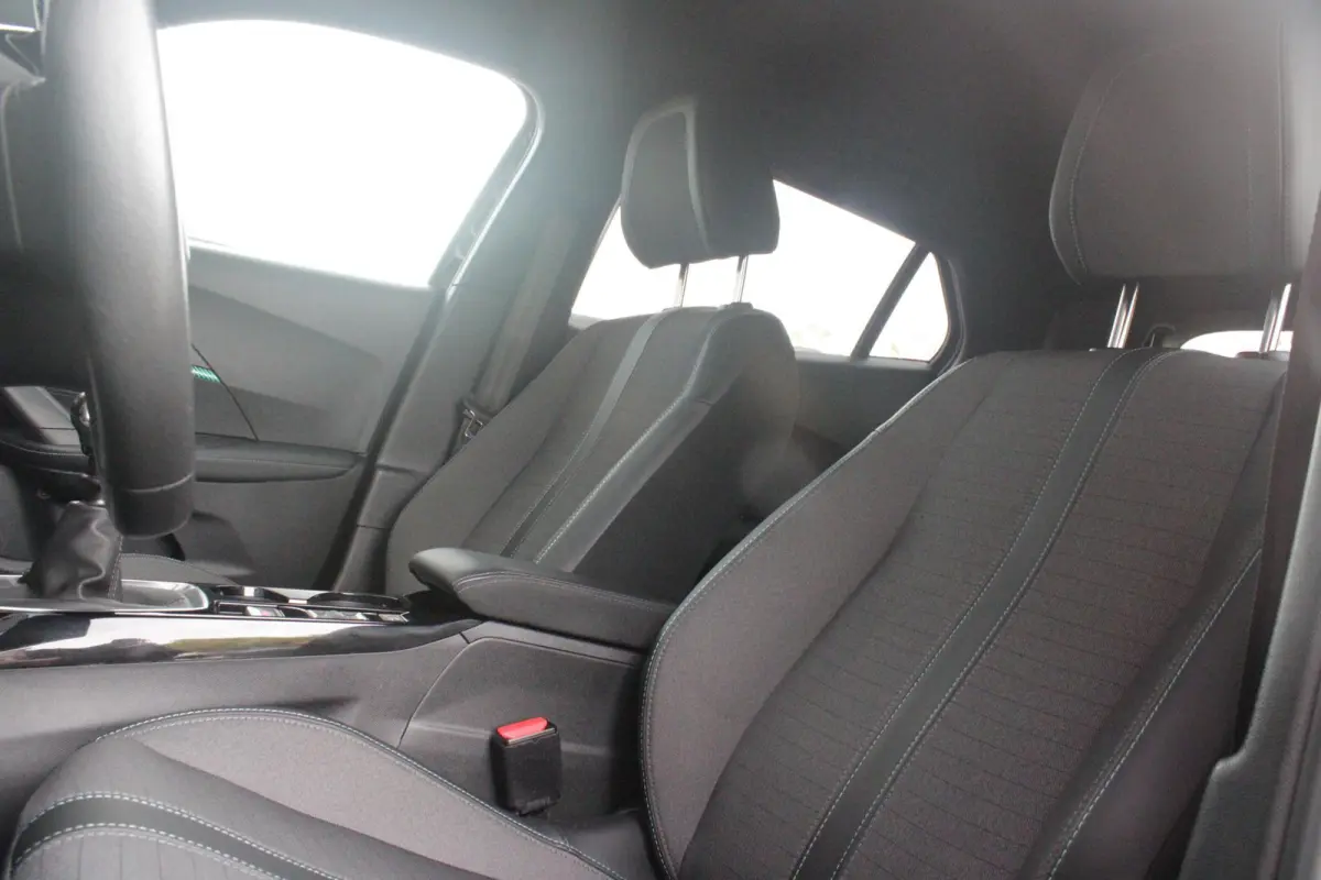1.2 100PK ALLURE PACK | AFNEEMBARE TREKHAAK | NAVIGATIE | STOEL VERWARMING | ALL SEASON BANDEN | DAB+ RADIO | APPLE CARPLAY/ANDROID AUTO | CLIMATE CONTROL | ADAPTIVE CRUISE CONTROL | GRIPP C