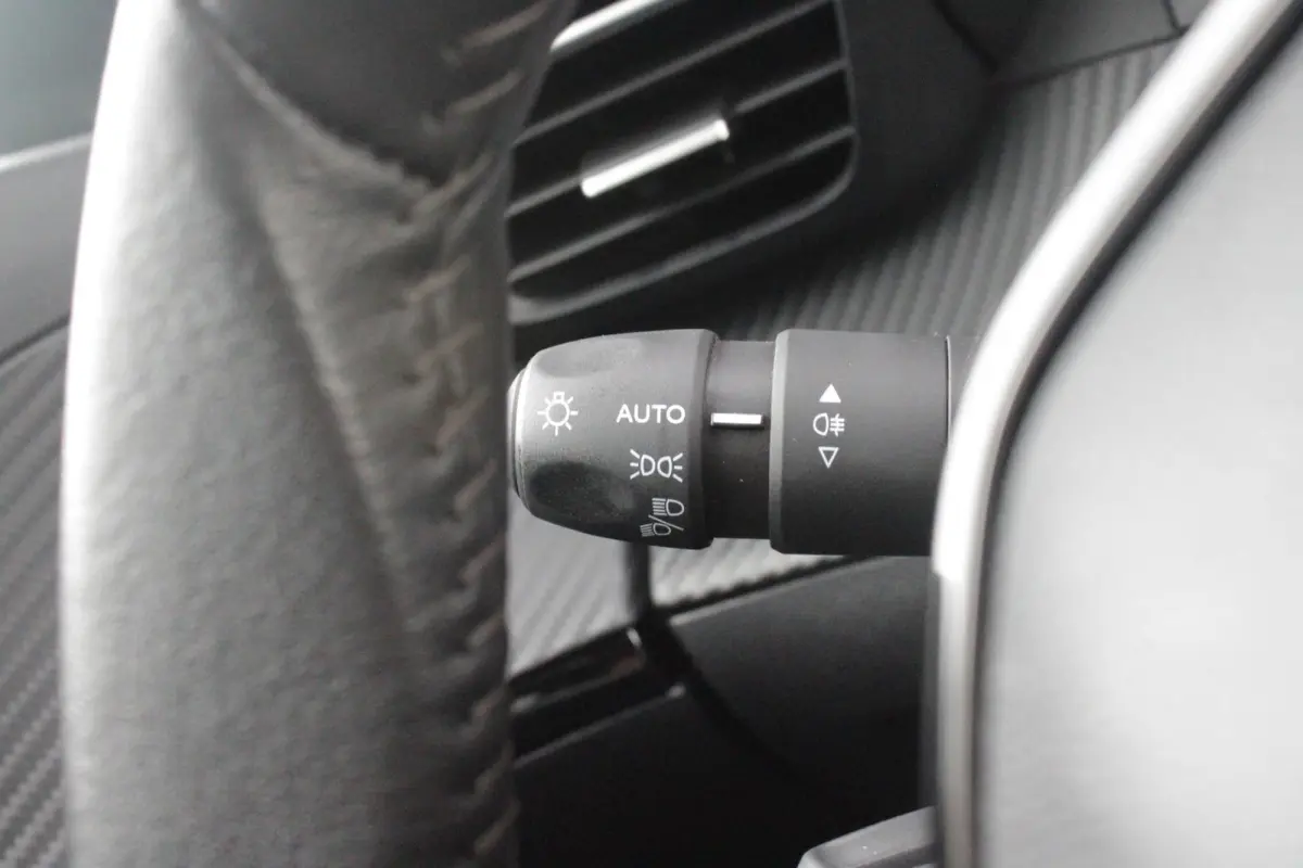 1.2 100PK ALLURE PACK | AFNEEMBARE TREKHAAK | NAVIGATIE | STOEL VERWARMING | ALL SEASON BANDEN | DAB+ RADIO | APPLE CARPLAY/ANDROID AUTO | CLIMATE CONTROL | ADAPTIVE CRUISE CONTROL | GRIPP C