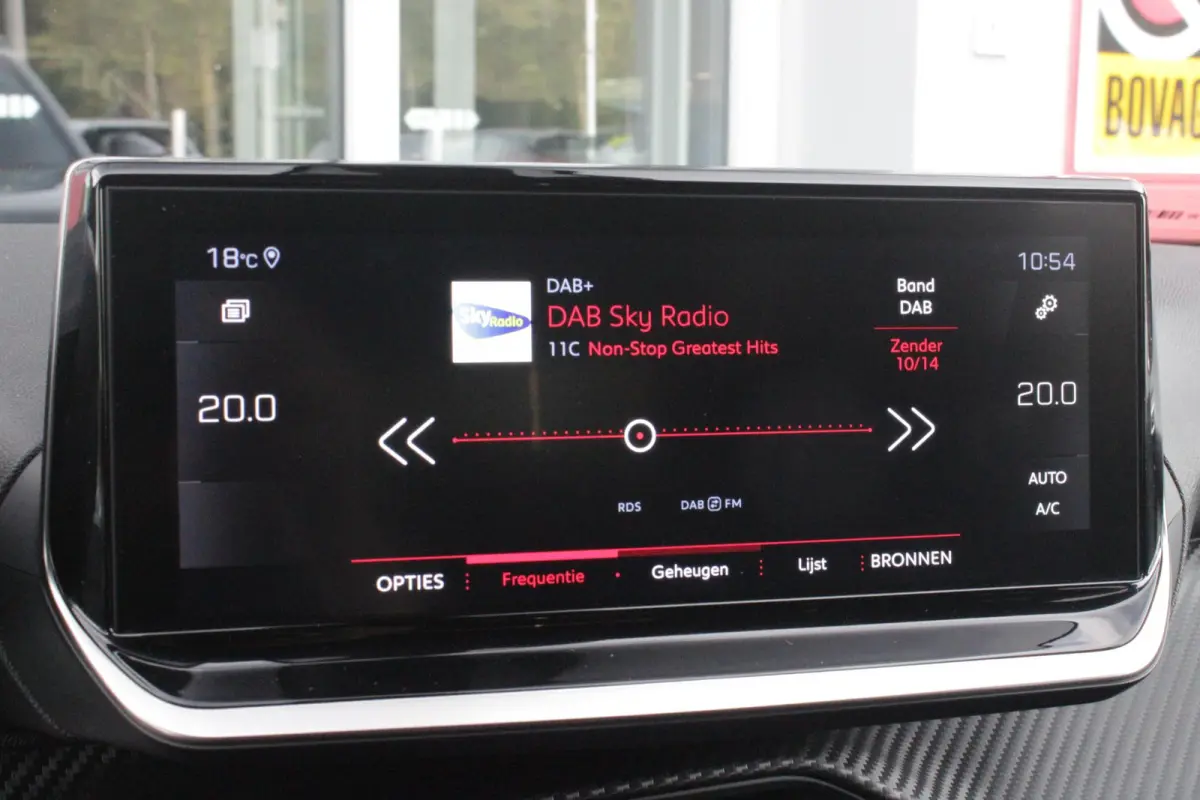 1.2 100PK ALLURE PACK | AFNEEMBARE TREKHAAK | NAVIGATIE | STOEL VERWARMING | ALL SEASON BANDEN | DAB+ RADIO | APPLE CARPLAY/ANDROID AUTO | CLIMATE CONTROL | ADAPTIVE CRUISE CONTROL | GRIPP C