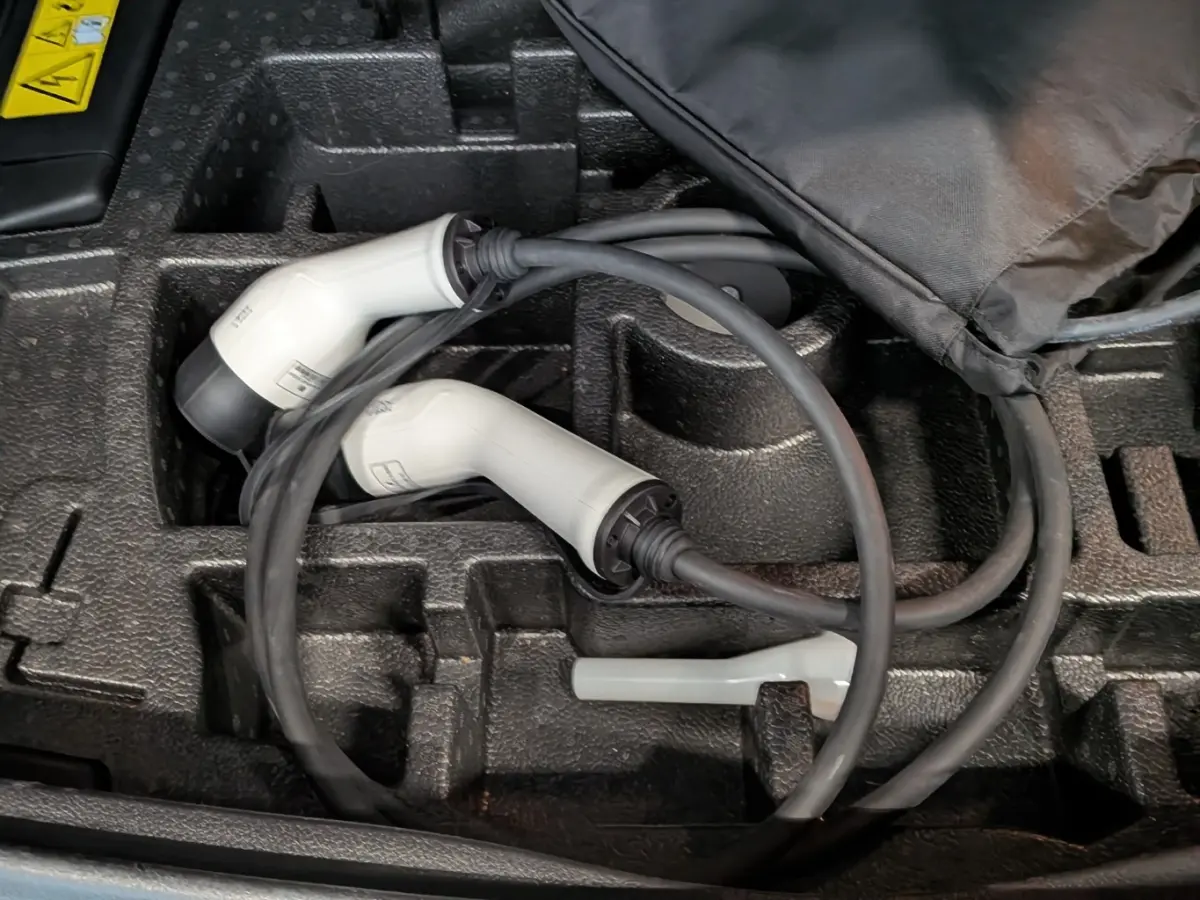 4xe 240 Plug-in Hybrid Limited | NL-AUTO! | ADAPTIVE CRUISE | STOELVERWARMING | LANE ASSIST | CAMERA | ALL SEASON | LED | PARK SENS V+A | HALF LEDER