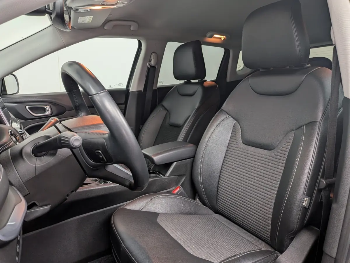 4xe 240 Plug-in Hybrid Limited | NL-AUTO! | ADAPTIVE CRUISE | STOELVERWARMING | LANE ASSIST | CAMERA | ALL SEASON | LED | PARK SENS V+A | HALF LEDER