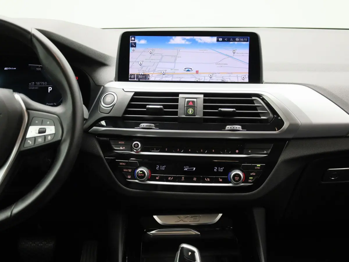 xDrive30e | Automaat | Climate control | Virtual cockpit | Apple carplay | Navigatie | Stoel verwarming | Elec. achterklep | Leder | Camera