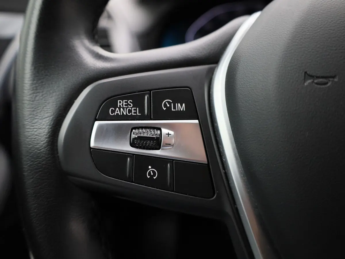 xDrive30e | Automaat | Climate control | Virtual cockpit | Apple carplay | Navigatie | Stoel verwarming | Elec. achterklep | Leder | Camera