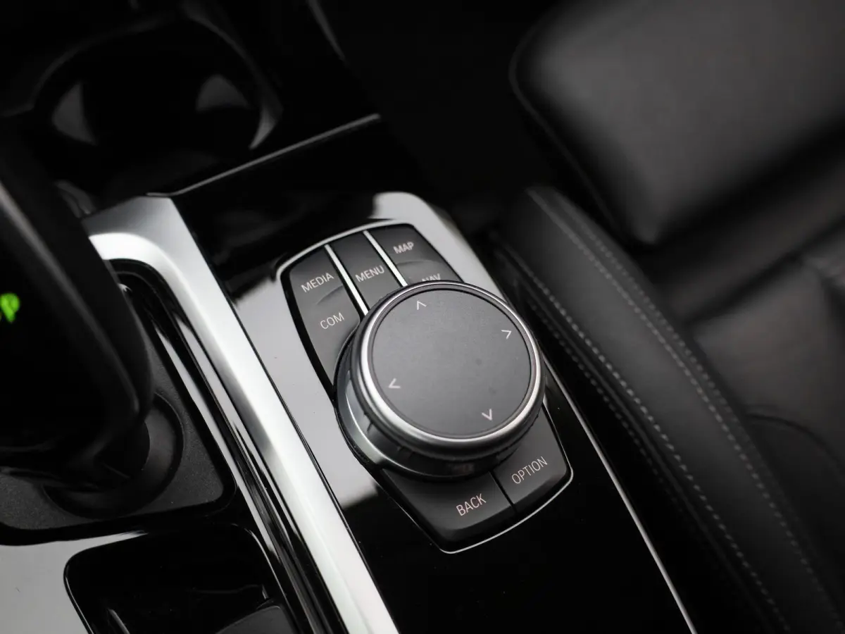 xDrive30e | Automaat | Climate control | Virtual cockpit | Apple carplay | Navigatie | Stoel verwarming | Elec. achterklep | Leder | Camera