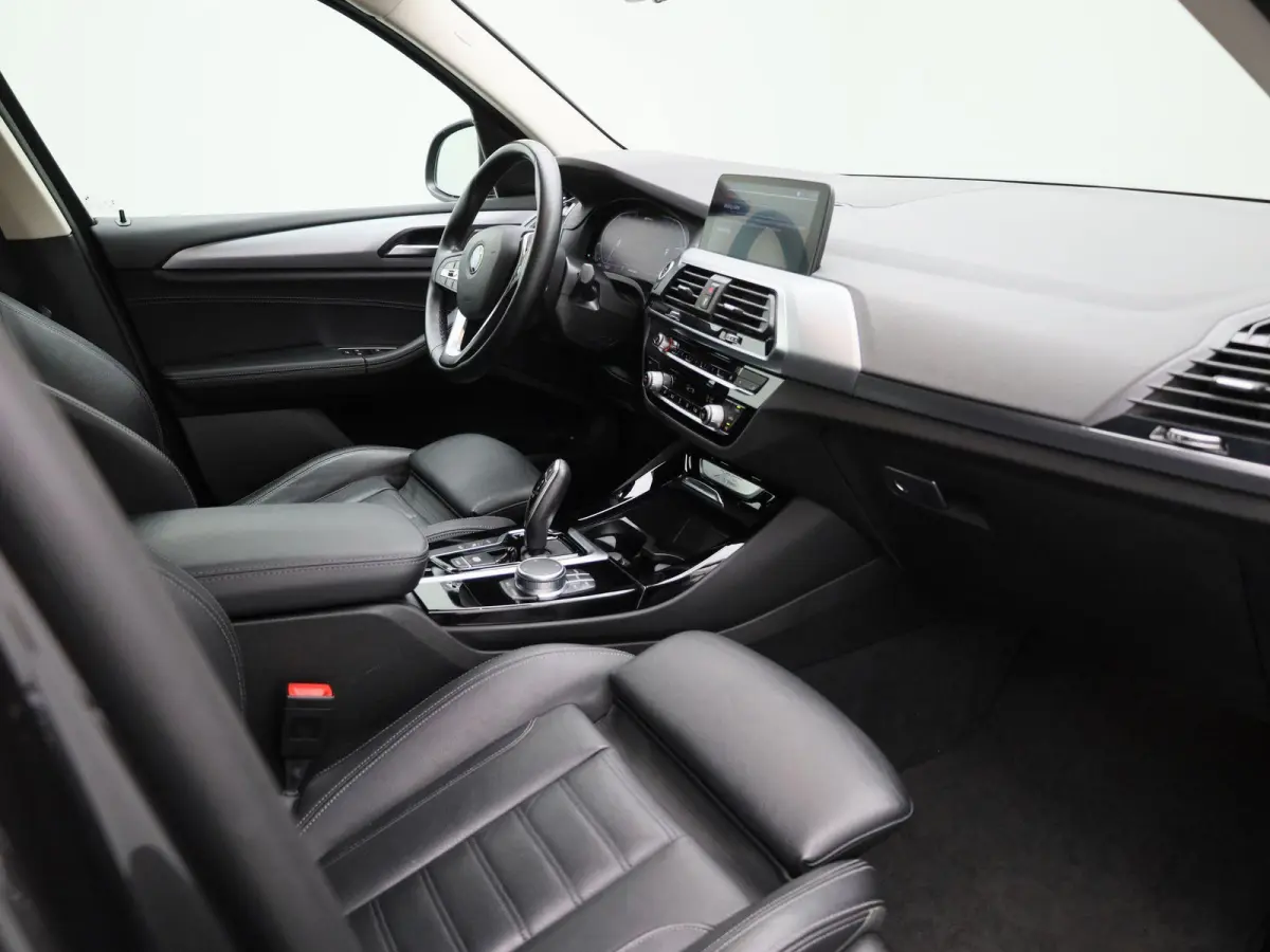 xDrive30e | Automaat | Climate control | Virtual cockpit | Apple carplay | Navigatie | Stoel verwarming | Elec. achterklep | Leder | Camera