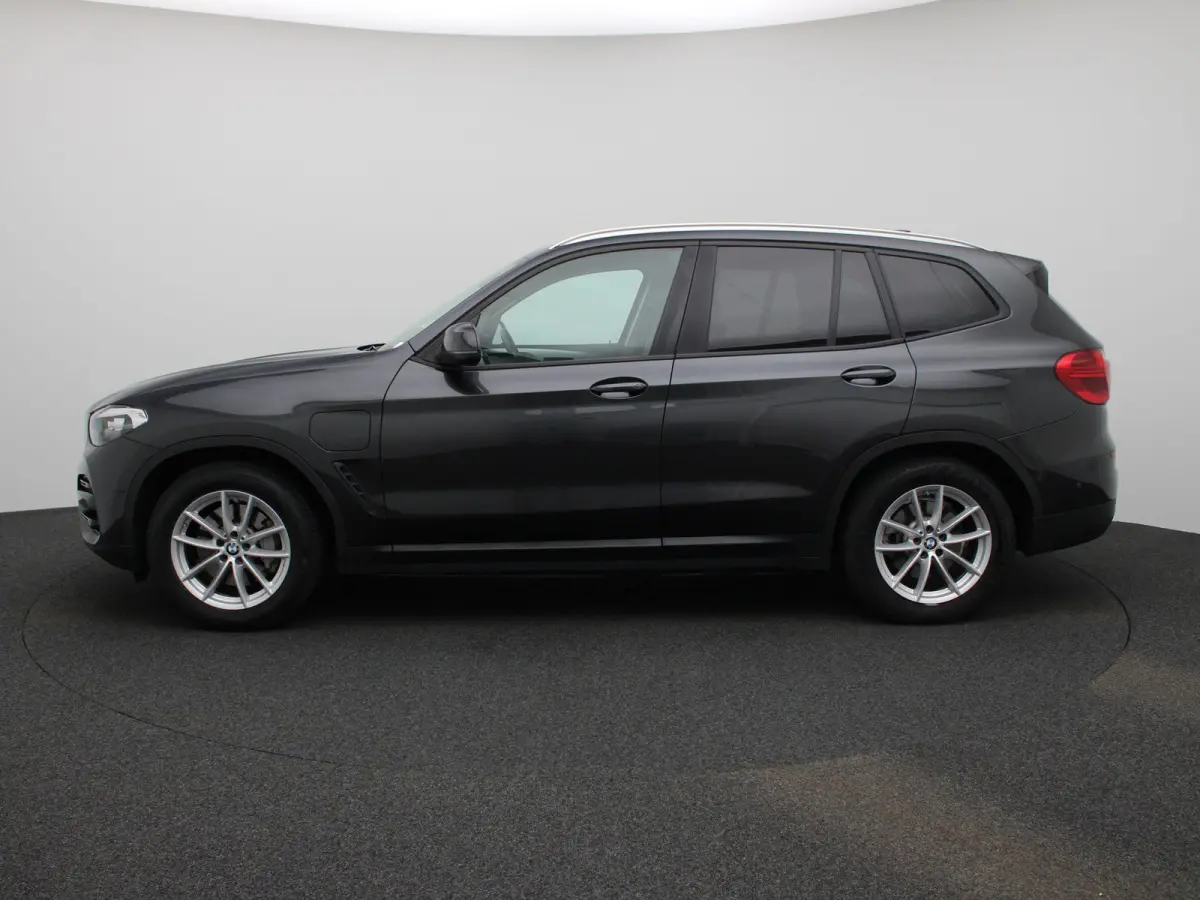 xDrive30e | Automaat | Climate control | Virtual cockpit | Apple carplay | Navigatie | Stoel verwarming | Elec. achterklep | Leder | Camera
