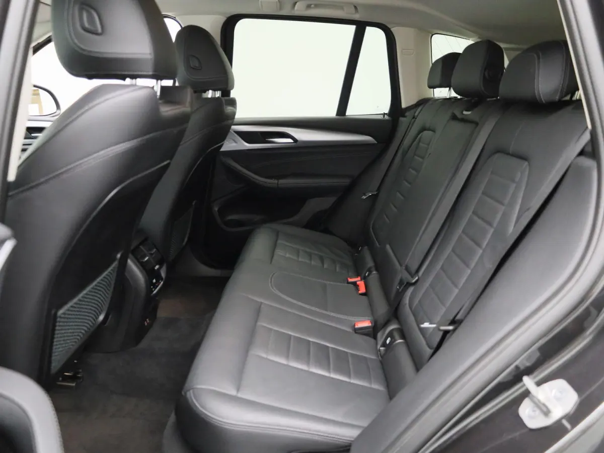 xDrive30e | Automaat | Climate control | Virtual cockpit | Apple carplay | Navigatie | Stoel verwarming | Elec. achterklep | Leder | Camera