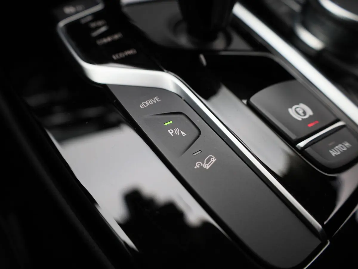 xDrive30e | Automaat | Climate control | Virtual cockpit | Apple carplay | Navigatie | Stoel verwarming | Elec. achterklep | Leder | Camera