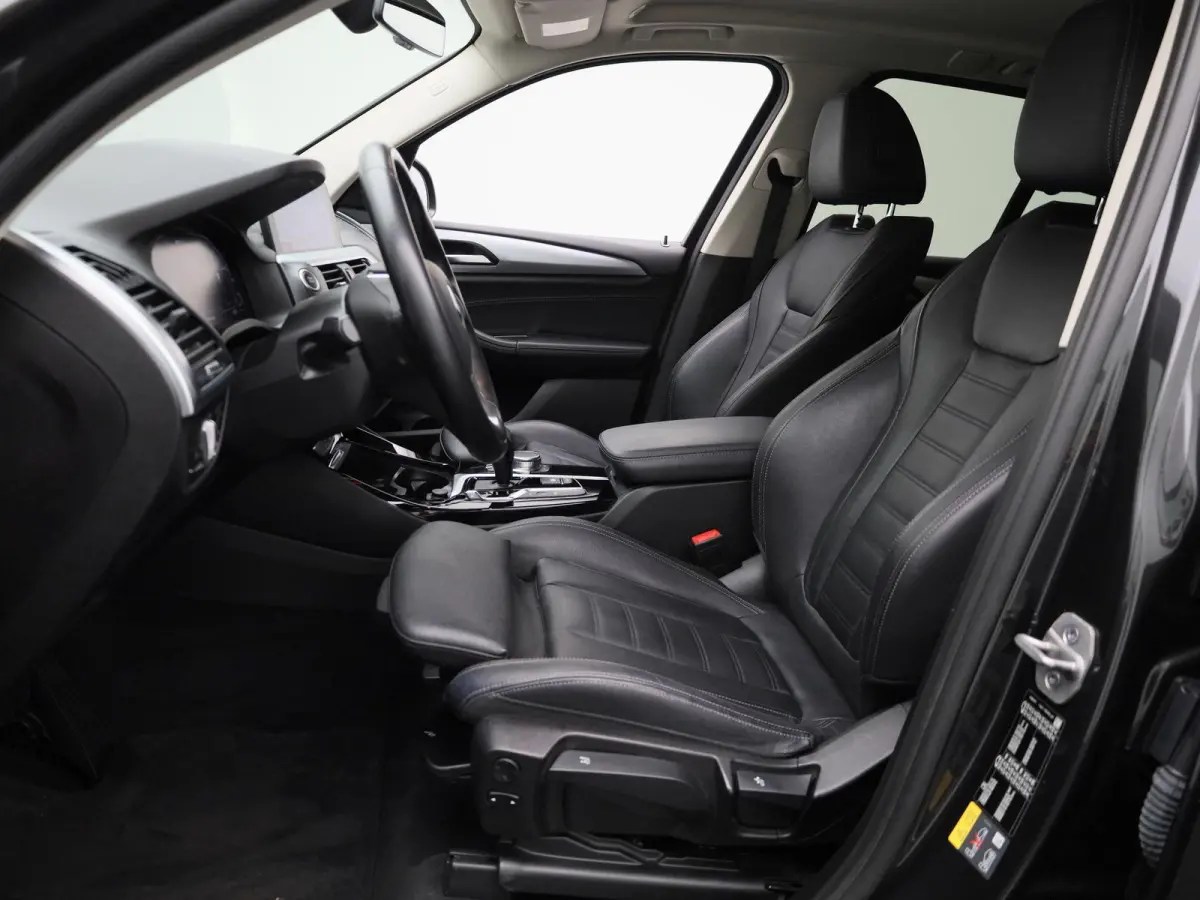 xDrive30e | Automaat | Climate control | Virtual cockpit | Apple carplay | Navigatie | Stoel verwarming | Elec. achterklep | Leder | Camera