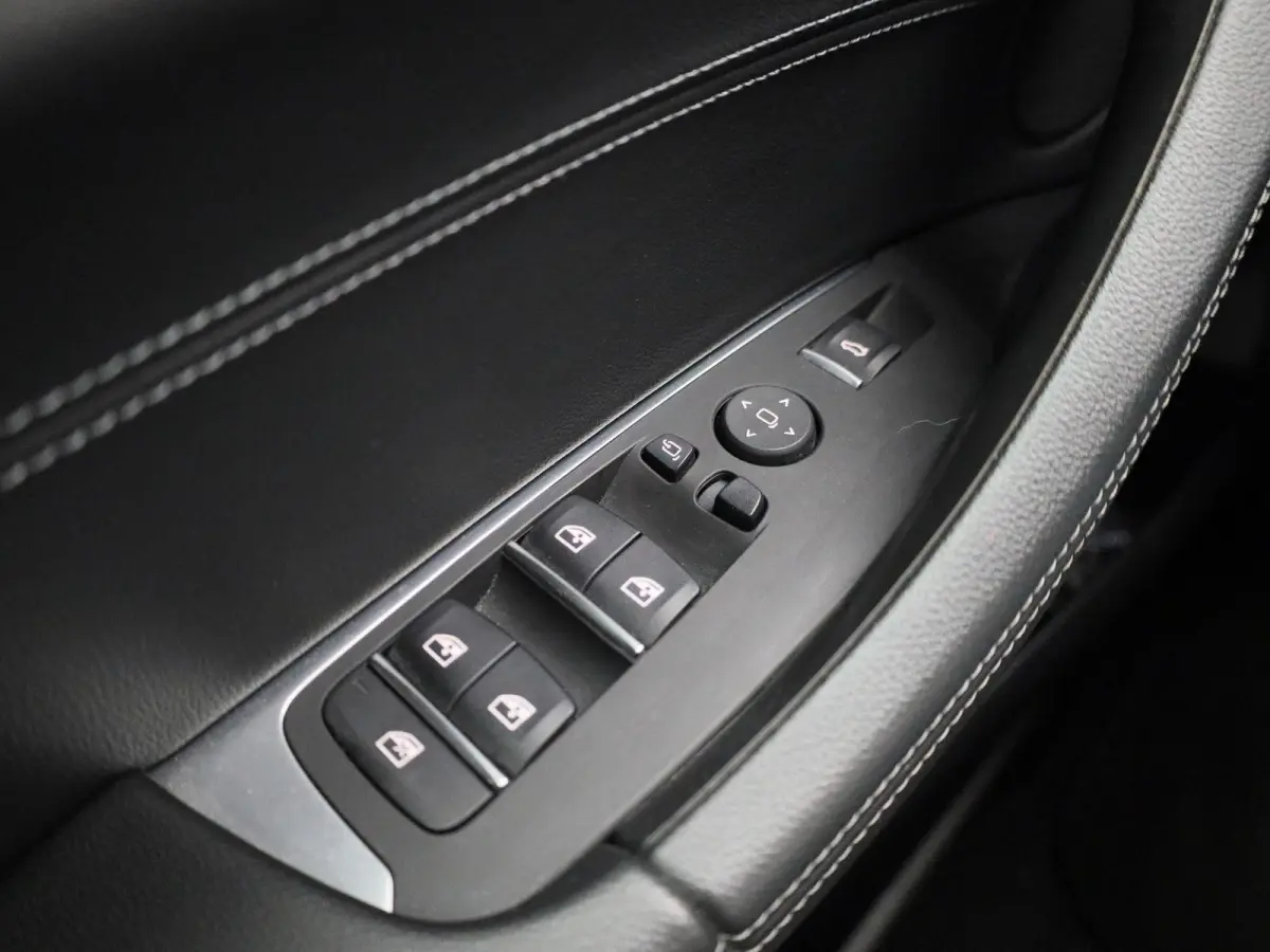 xDrive30e | Automaat | Climate control | Virtual cockpit | Apple carplay | Navigatie | Stoel verwarming | Elec. achterklep | Leder | Camera
