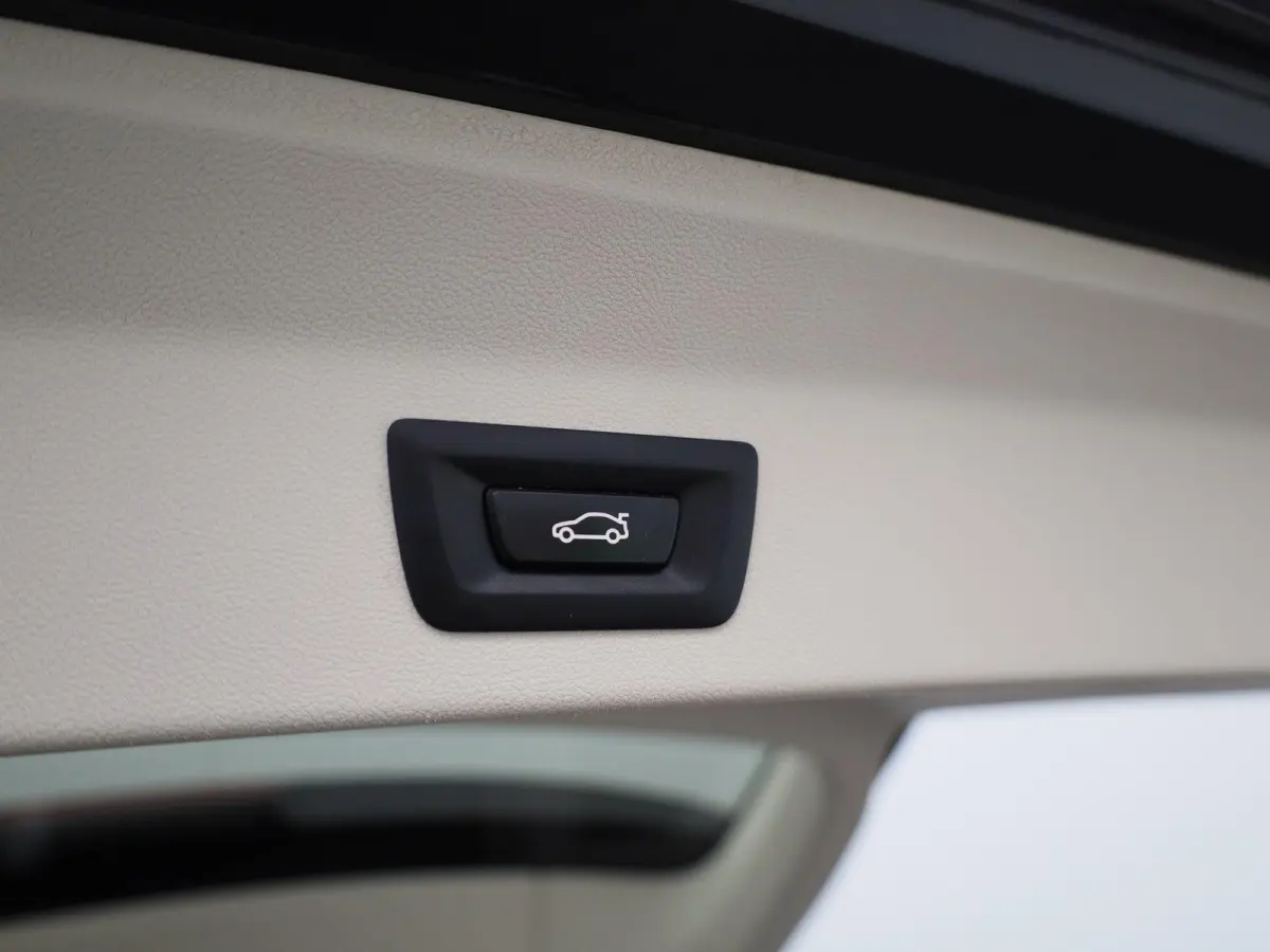 xDrive30e | Automaat | Climate control | Virtual cockpit | Apple carplay | Navigatie | Stoel verwarming | Elec. achterklep | Leder | Camera