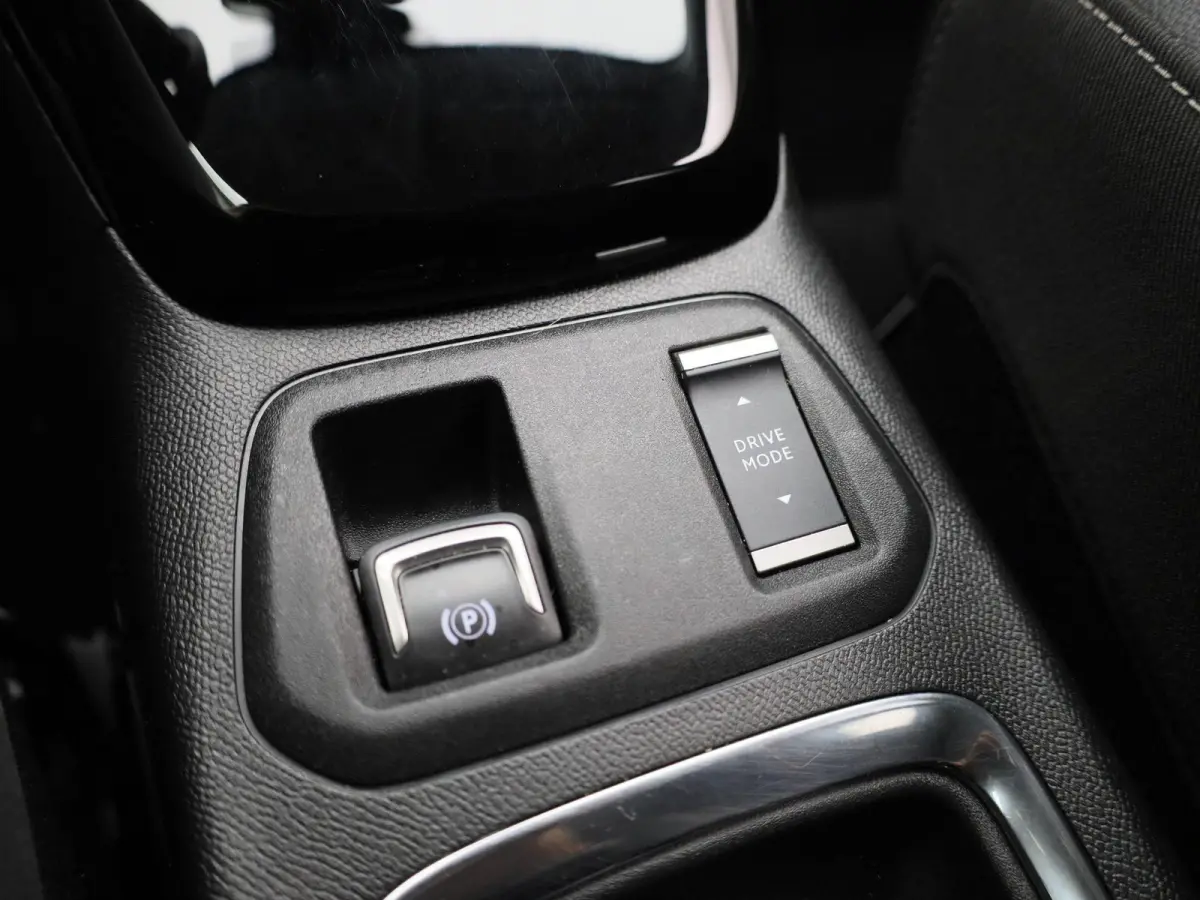 Elegance 50 kWh | Automaat | 100% SOH | Apple CarPlay / Android Auto | Navigatie | Parkeer sensoren | Climate control | Half leder | Virtual cockpit | Camera | Dodehoekdetectie | DAB | LMV |