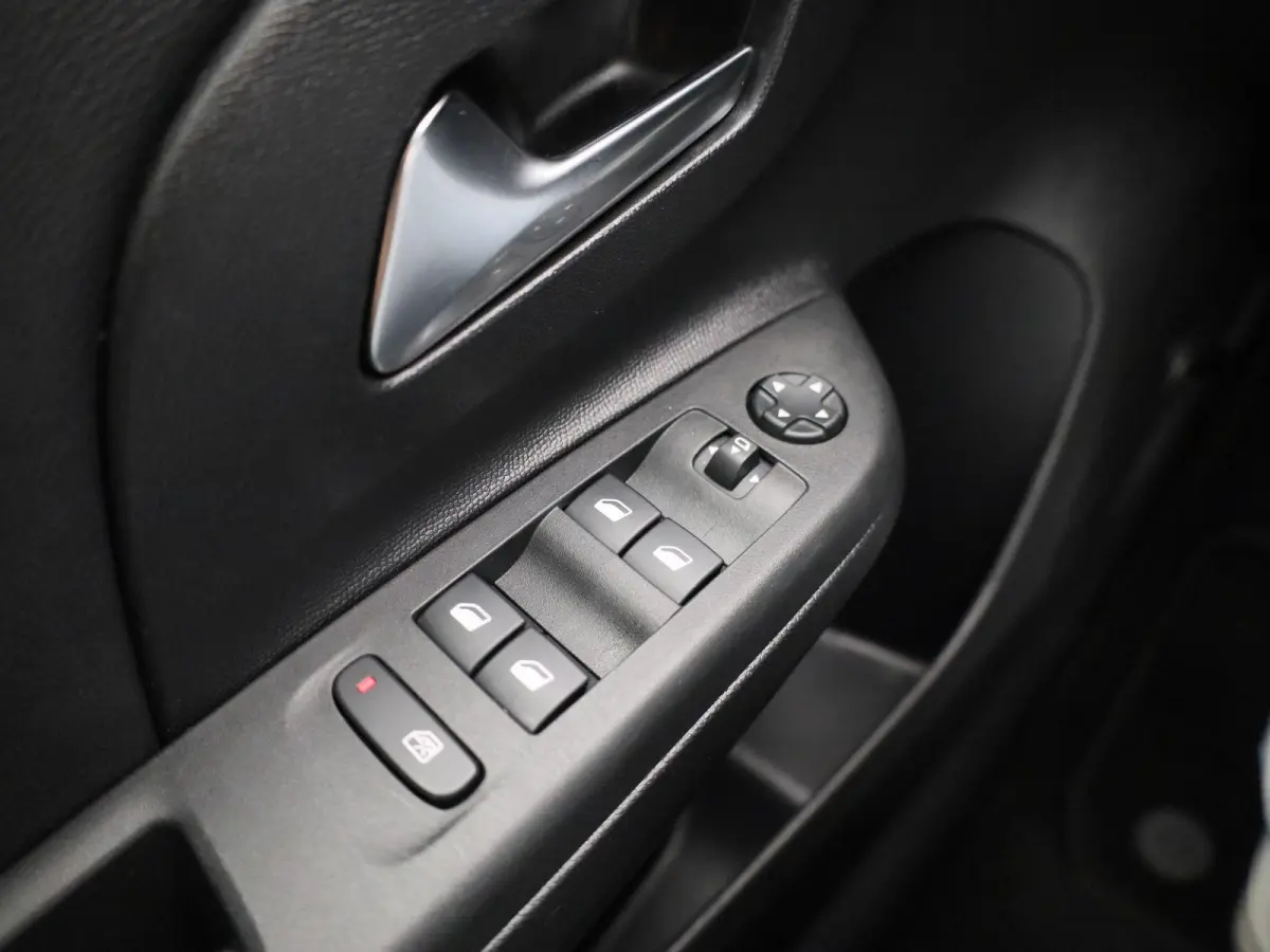 Elegance 50 kWh | Automaat | Apple CarPlay / Android Auto | Navigatie | Parkeer sensoren | Climate control | Half leder | Virtual cockpit | Camera | Dodehoekdetectie | DAB | LMV | Cruise con