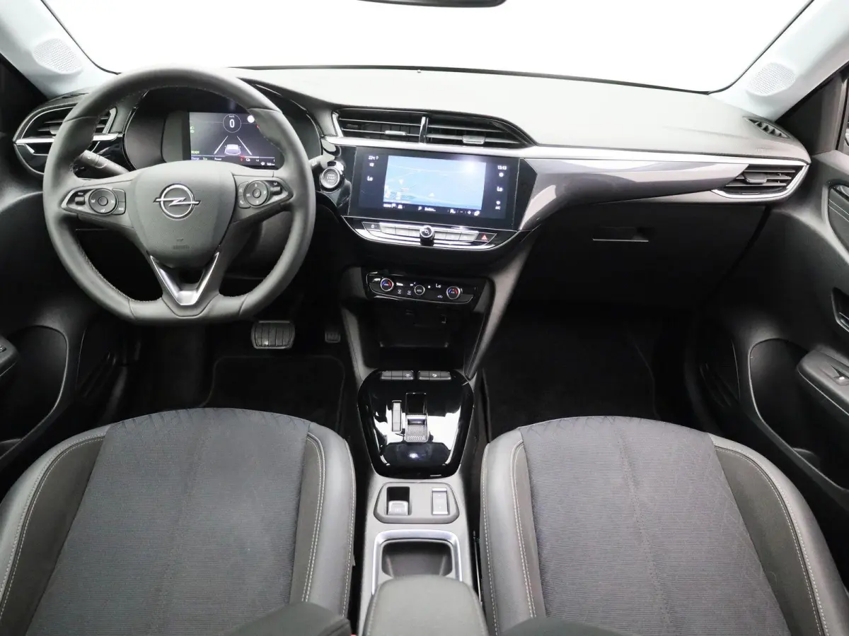 Elegance 50 kWh | Automaat | Apple CarPlay / Android Auto | Navigatie | Parkeer sensoren | Climate control | Half leder | Virtual cockpit | Camera | Dodehoekdetectie | DAB | LMV | Cruise con