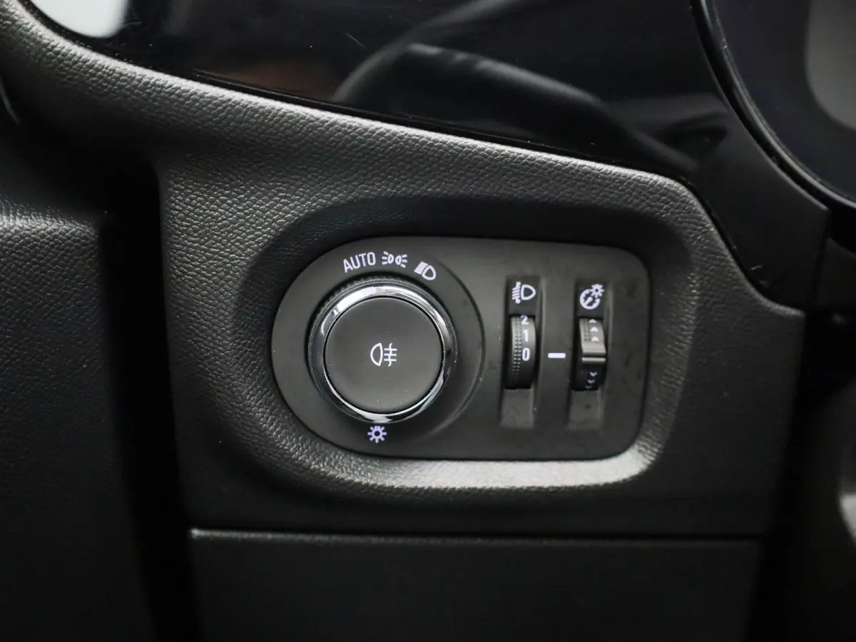 Elegance 50 kWh | Automaat | Apple CarPlay / Android Auto | Navigatie | Parkeer sensoren | Climate control | Half leder | Virtual cockpit | Camera | Dodehoekdetectie | DAB | LMV | Cruise con