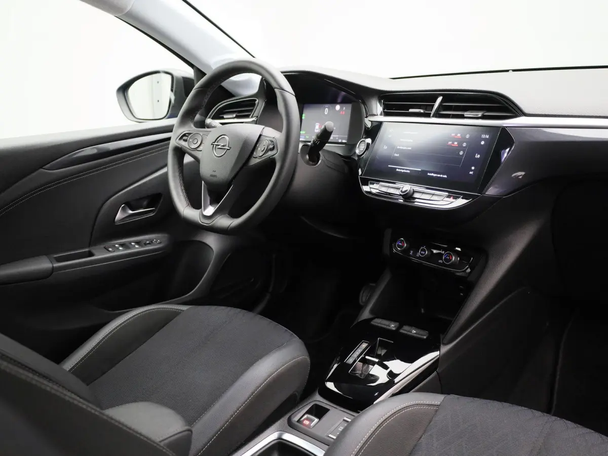 Elegance 50 kWh | Automaat | Apple CarPlay / Android Auto | Navigatie | Parkeer sensoren | Climate control | Half leder | Virtual cockpit | Camera | Dodehoekdetectie | DAB | LMV | Cruise con