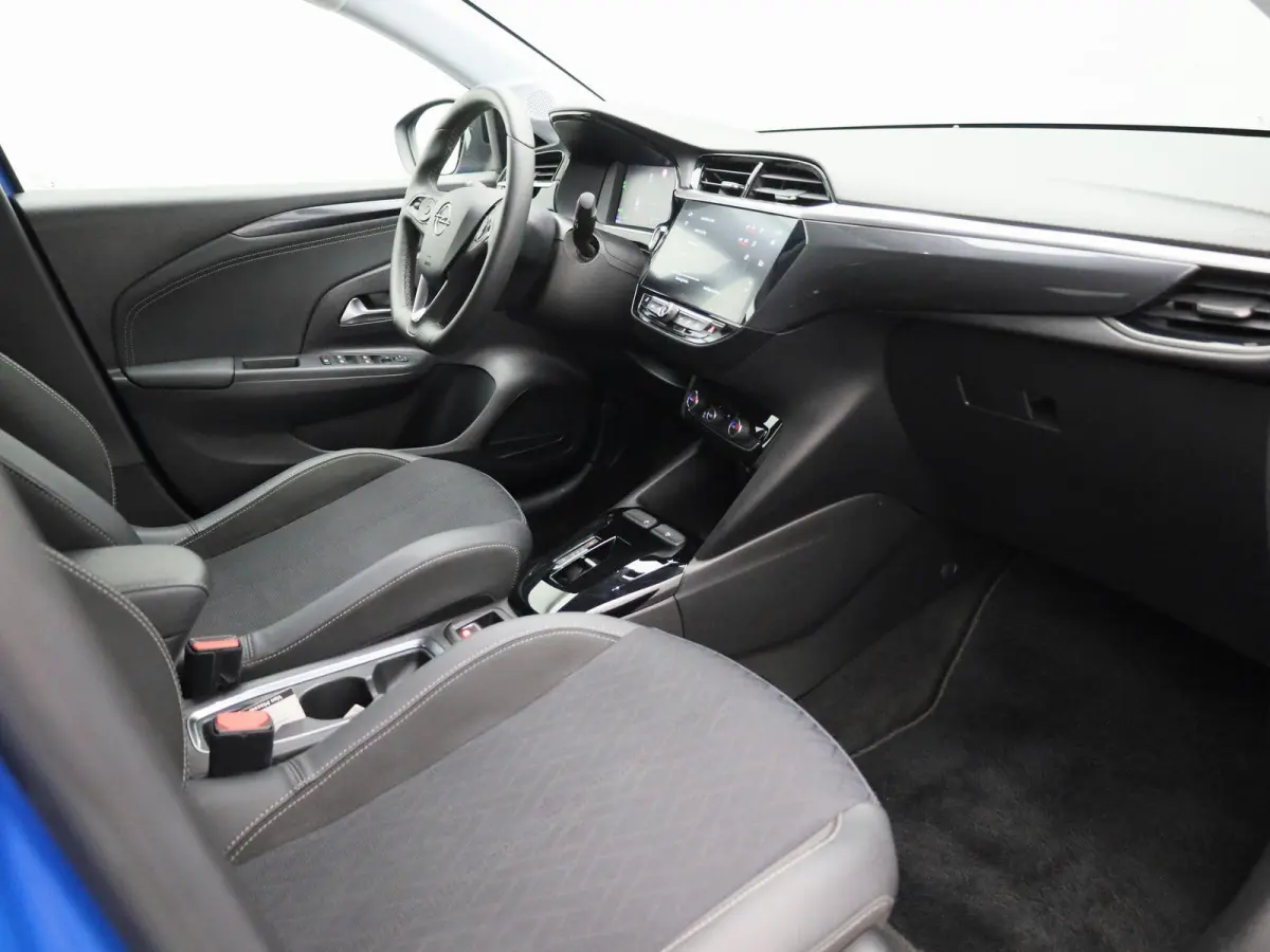 Elegance 50 kWh | Automaat | Apple CarPlay / Android Auto | Navigatie | Parkeer sensoren | Climate control | Half leder | Virtual cockpit | Camera | Dodehoekdetectie | DAB | LMV | Cruise con