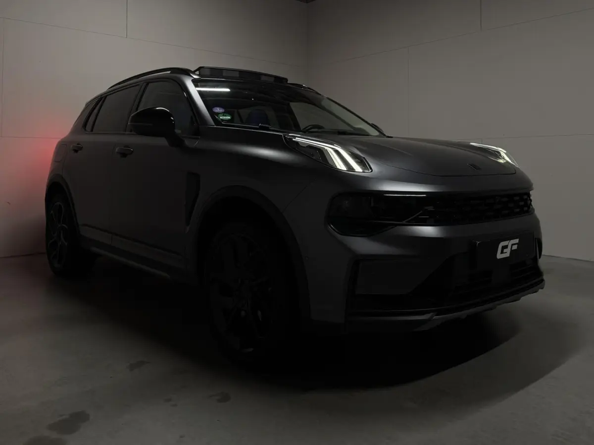 1.5 Plug-in Black Edition Mattgrijs Sfeerver. CarPlay 360°