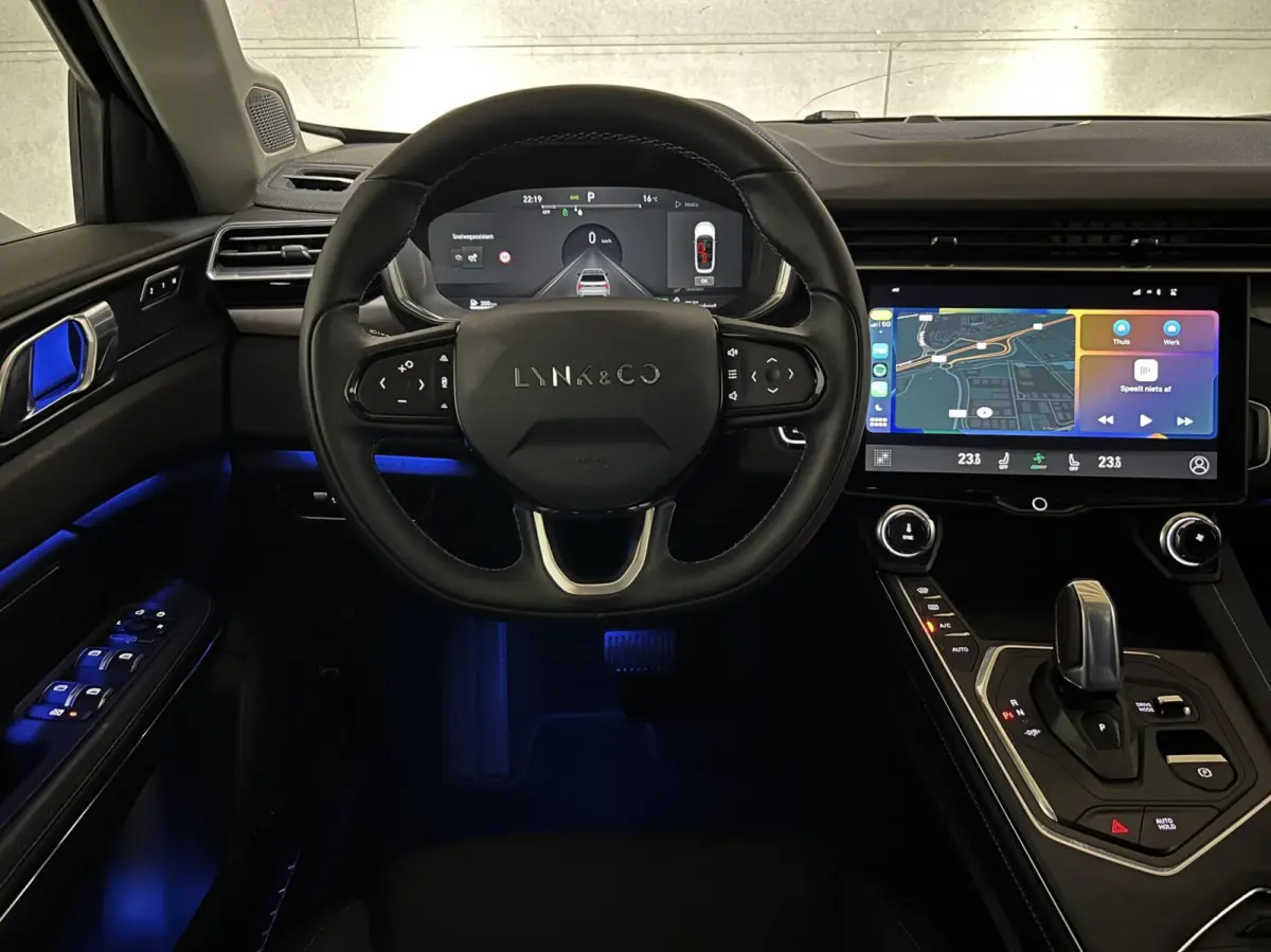 1.5 Plug-in Black Edition Mattgrijs Sfeerver. CarPlay 360°