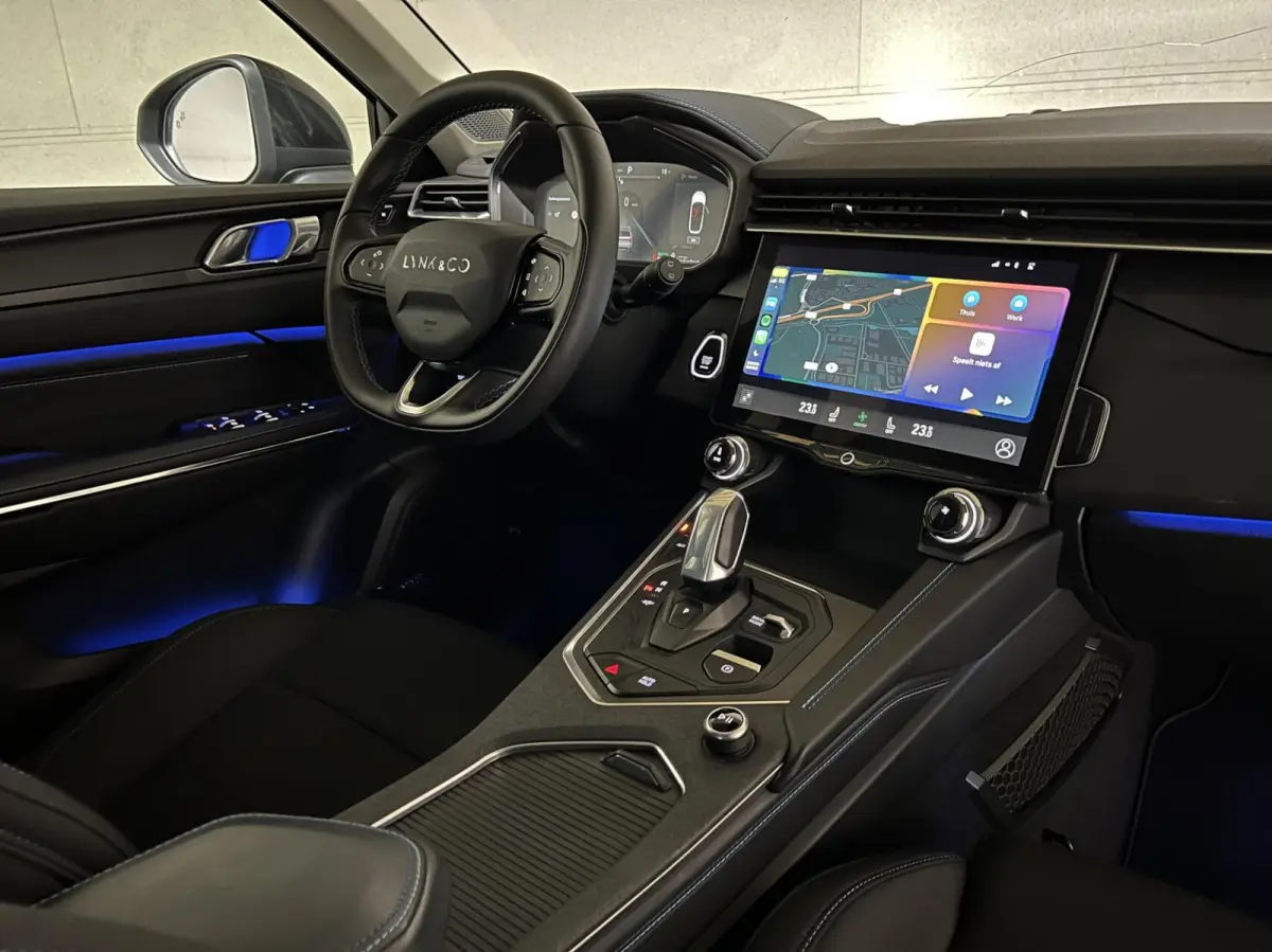1.5 Plug-in Black Edition Mattgrijs Sfeerver. CarPlay 360°