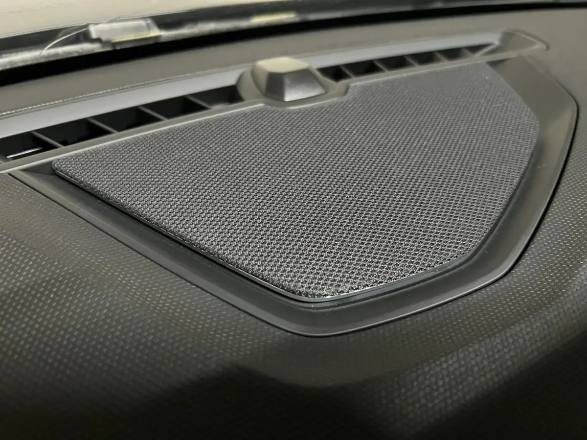 1.5 Plug-in Black Edition Mattgrijs Sfeerver. CarPlay 360°