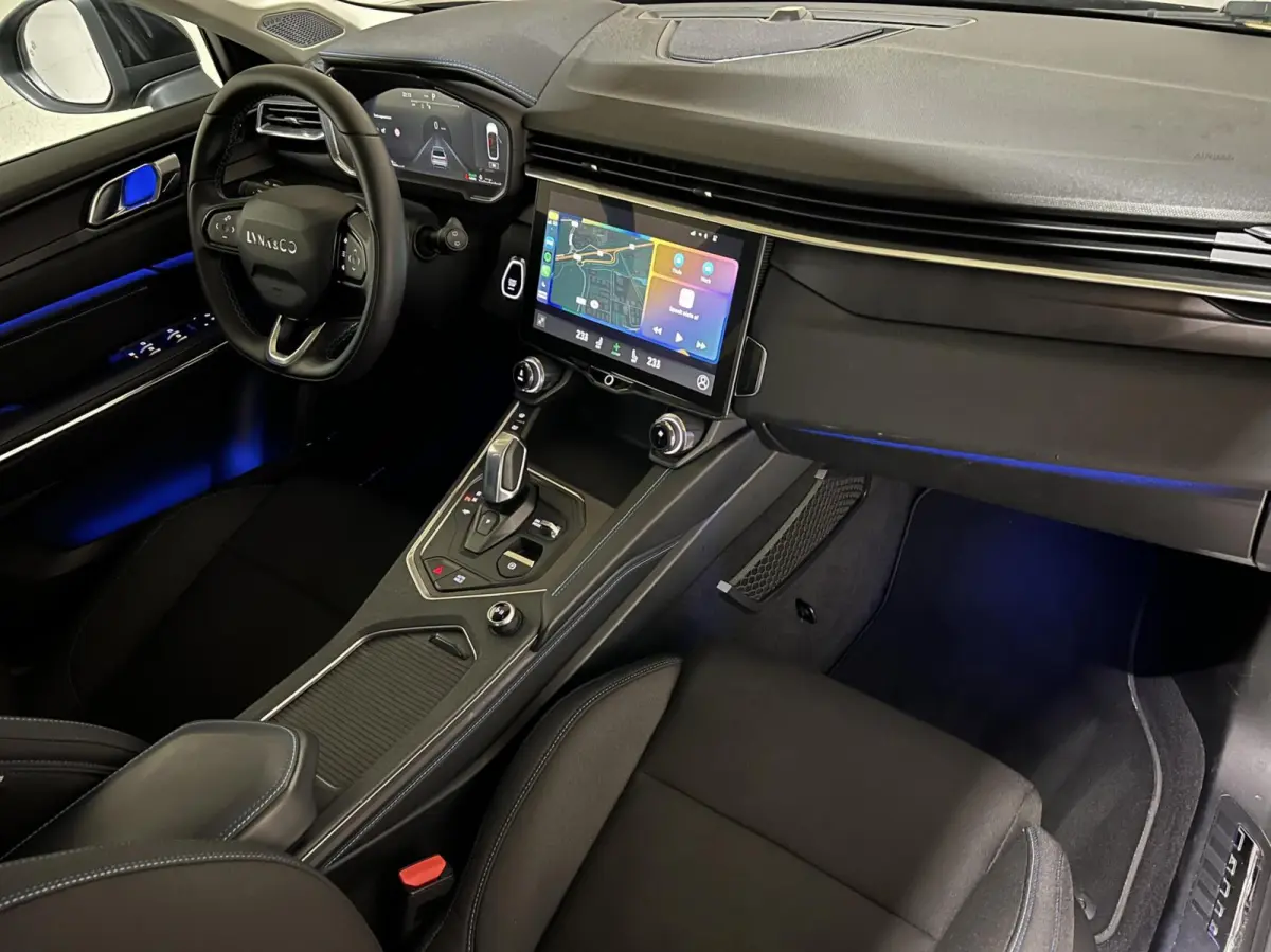 1.5 Plug-in Black Edition Mattgrijs Sfeerver. CarPlay 360°