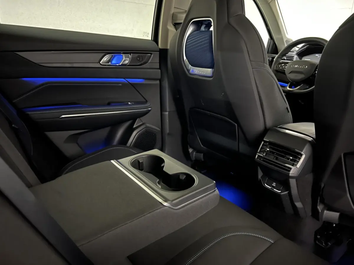 1.5 Plug-in Black Edition Mattgrijs Sfeerver. CarPlay 360°