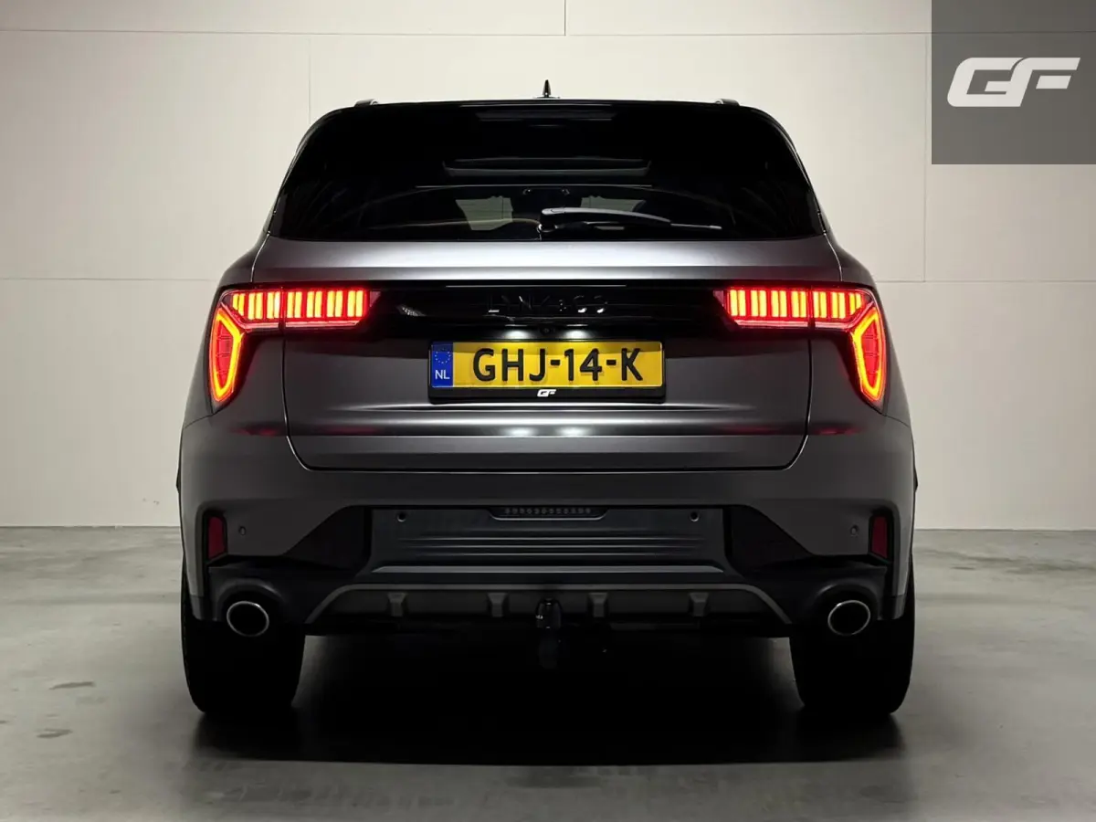1.5 Plug-in Black Edition Mattgrijs Sfeerver. CarPlay 360°