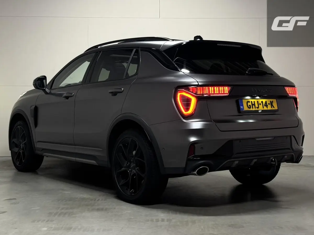 1.5 Plug-in Black Edition Mattgrijs Sfeerver. CarPlay 360°