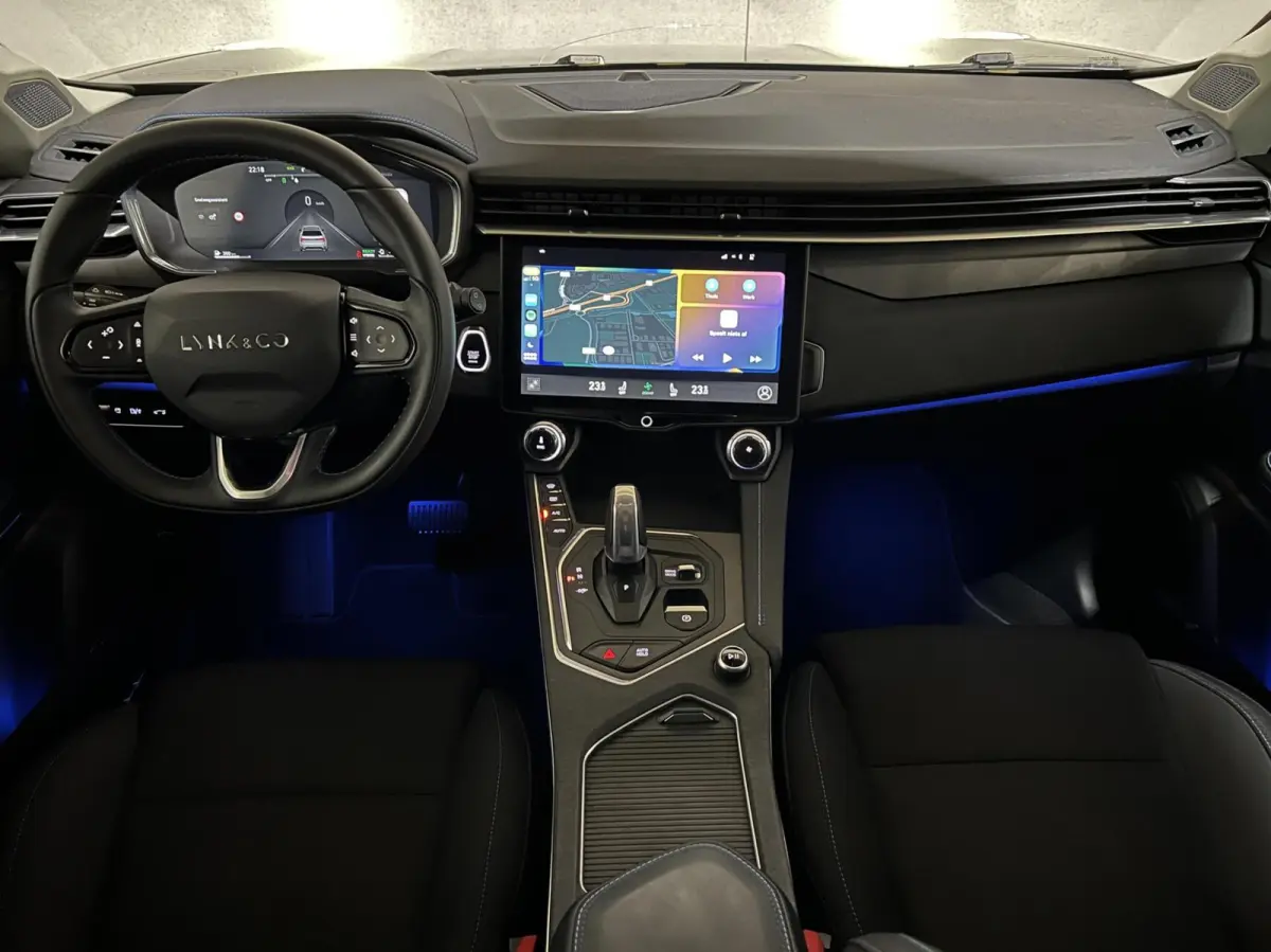 1.5 Plug-in Black Edition Mattgrijs Sfeerver. CarPlay 360°