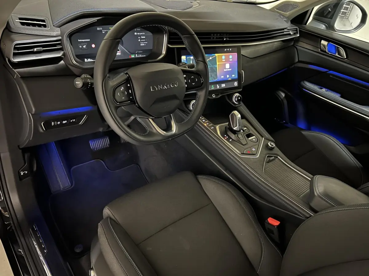 1.5 Plug-in Black Edition Mattgrijs Sfeerver. CarPlay 360°