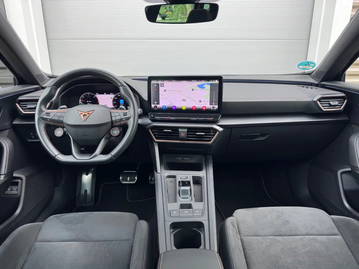 1.4 e-Hybrid VZ Performance Pano/360/Memory