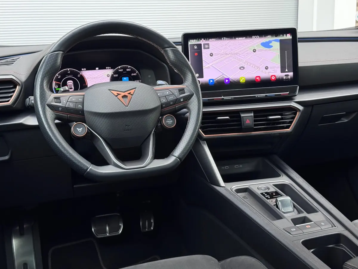 1.4 e-Hybrid VZ Performance Pano/360/Memory