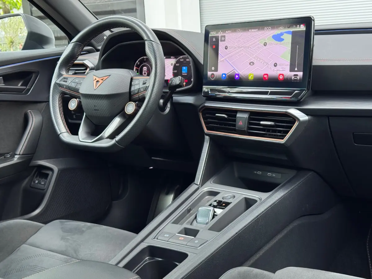 1.4 e-Hybrid VZ Performance Pano/360/Memory