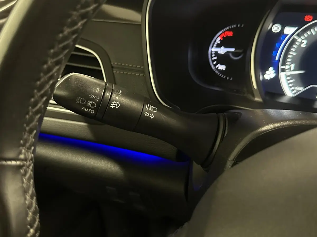 1.6 TCe Intens NAVI TREKHAAK CAMERA CRUISE LM ECC.