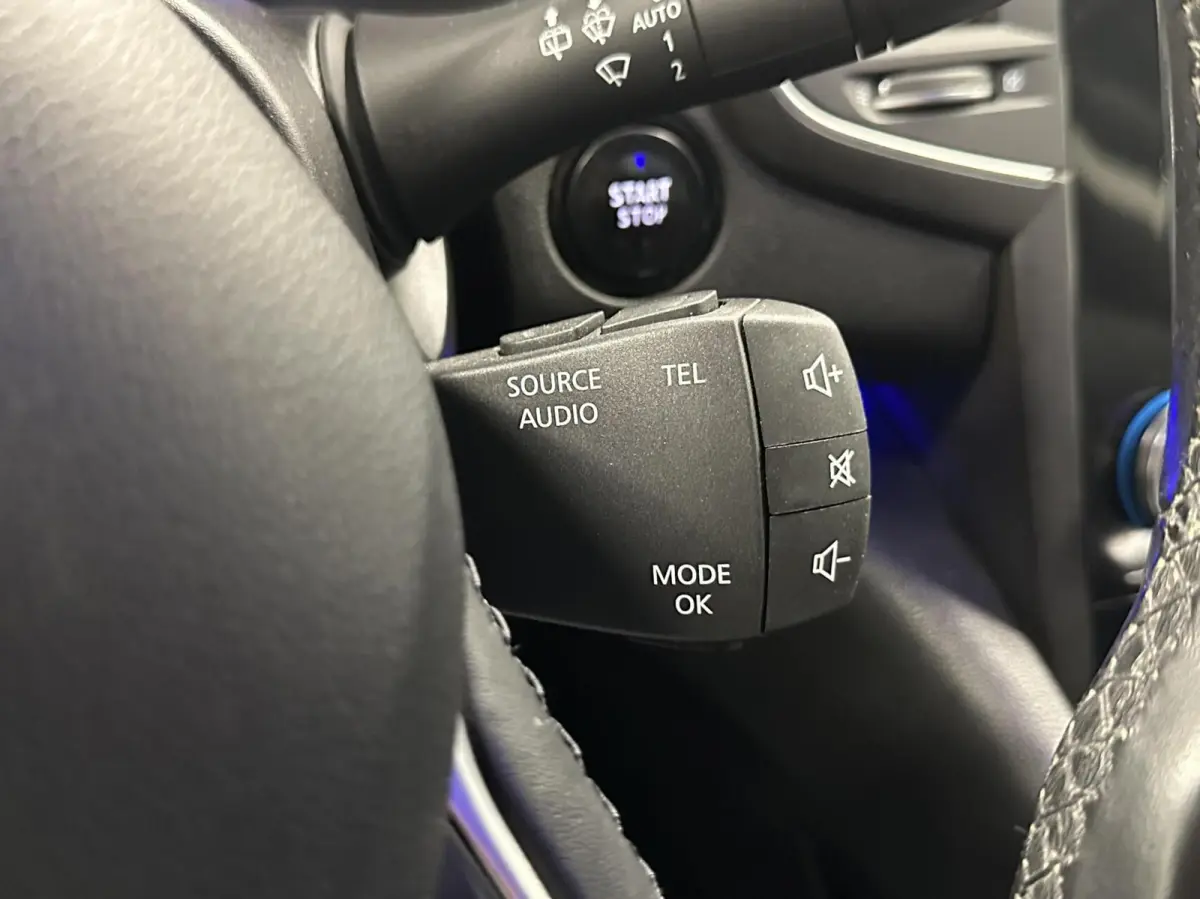 1.6 TCe Intens NAVI TREKHAAK CAMERA CRUISE LM ECC.