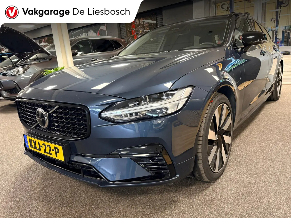 2.0 T8 Plug-in hybrid AWD Ultimate Dark / Panoramadak / leder / trekhaak / camera / Harman Kardon audio