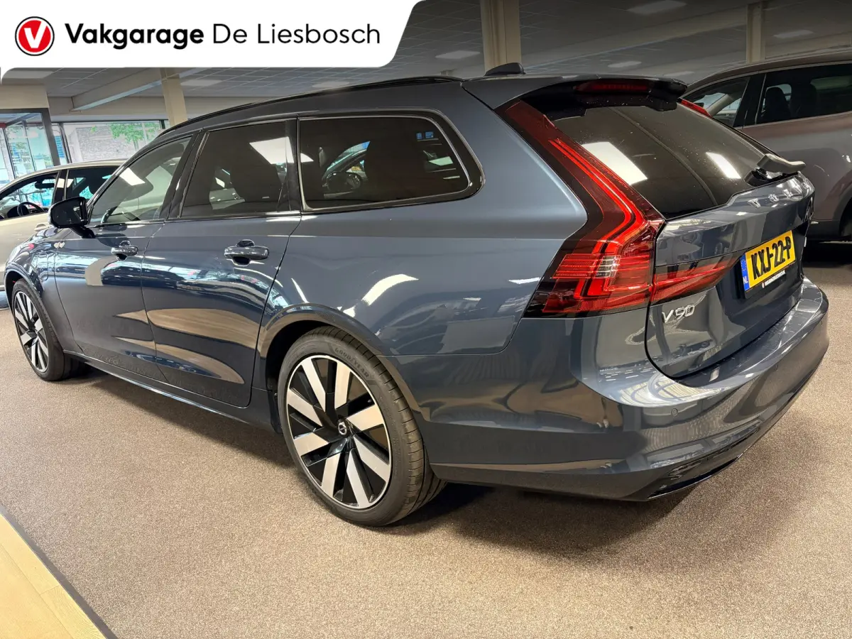 2.0 T8 Plug-in hybrid AWD Ultimate Dark / Panoramadak / leder / trekhaak / camera / Harman Kardon audio